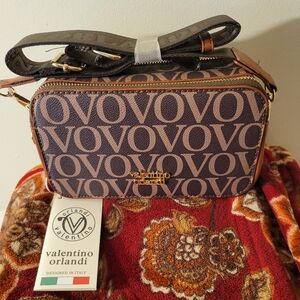 🇮🇹 Valentino Orlandi logo crossbody shoulder wide strap camera bag.  NWT.